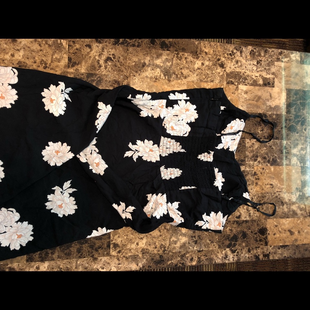 Spring dress - Picture 3 of 5